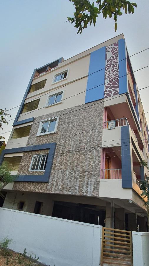 Tirupati Homestay - 2Bhk Ac Family Apartments Near Alipiri And Kapilatheertham - Walk To A2B Veg Restaurant - Wifi - Android Tv - Easy Access To Tirumala Exteriör bild