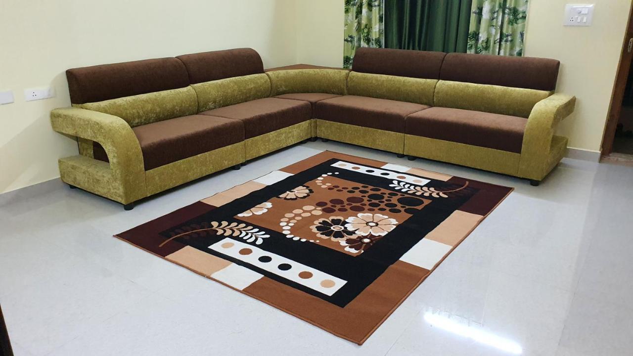 Tirupati Homestay - 2Bhk Ac Family Apartments Near Alipiri And Kapilatheertham - Walk To A2B Veg Restaurant - Wifi - Android Tv - Easy Access To Tirumala Exteriör bild