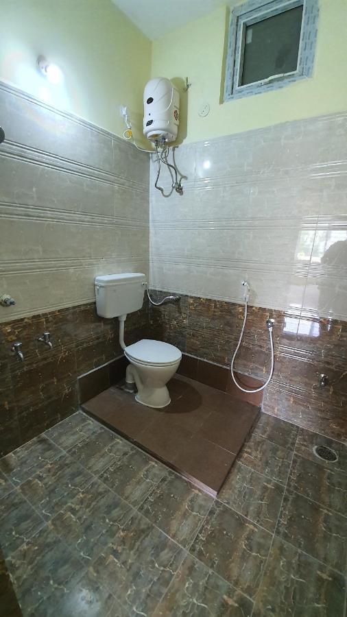Tirupati Homestay - 2Bhk Ac Family Apartments Near Alipiri And Kapilatheertham - Walk To A2B Veg Restaurant - Wifi - Android Tv - Easy Access To Tirumala Exteriör bild