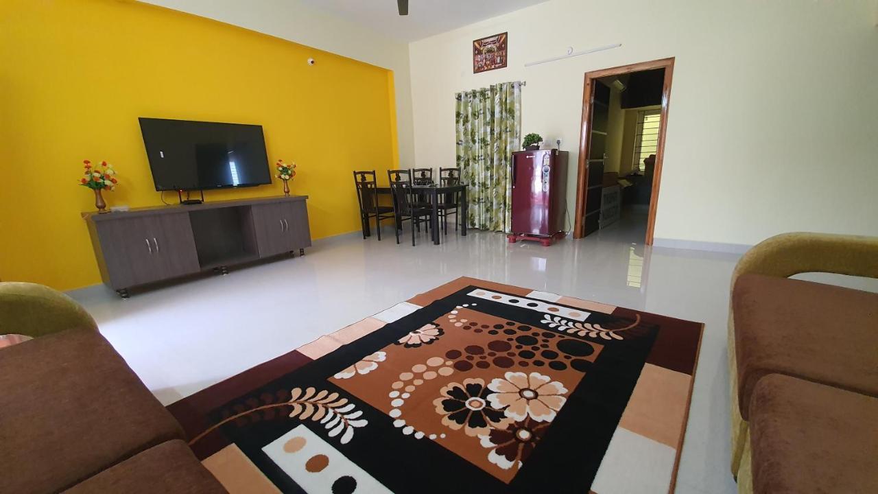 Tirupati Homestay - 2Bhk Ac Family Apartments Near Alipiri And Kapilatheertham - Walk To A2B Veg Restaurant - Wifi - Android Tv - Easy Access To Tirumala Exteriör bild