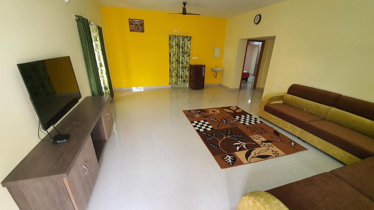 Tirupati Homestay - 2Bhk Ac Family Apartments Near Alipiri And Kapilatheertham - Walk To A2B Veg Restaurant - Wifi - Android Tv - Easy Access To Tirumala Exteriör bild