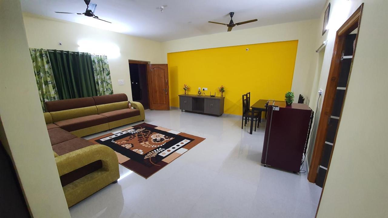 Tirupati Homestay - 2Bhk Ac Family Apartments Near Alipiri And Kapilatheertham - Walk To A2B Veg Restaurant - Wifi - Android Tv - Easy Access To Tirumala Exteriör bild