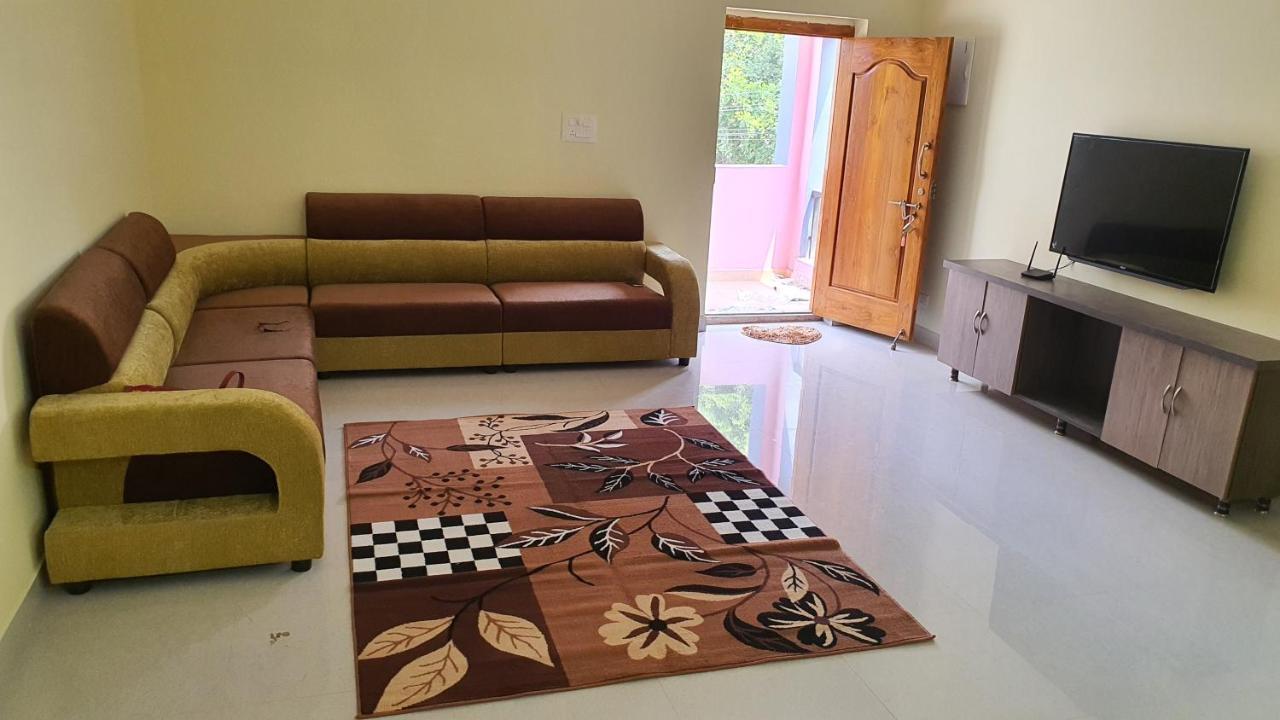 Tirupati Homestay - 2Bhk Ac Family Apartments Near Alipiri And Kapilatheertham - Walk To A2B Veg Restaurant - Wifi - Android Tv - Easy Access To Tirumala Exteriör bild